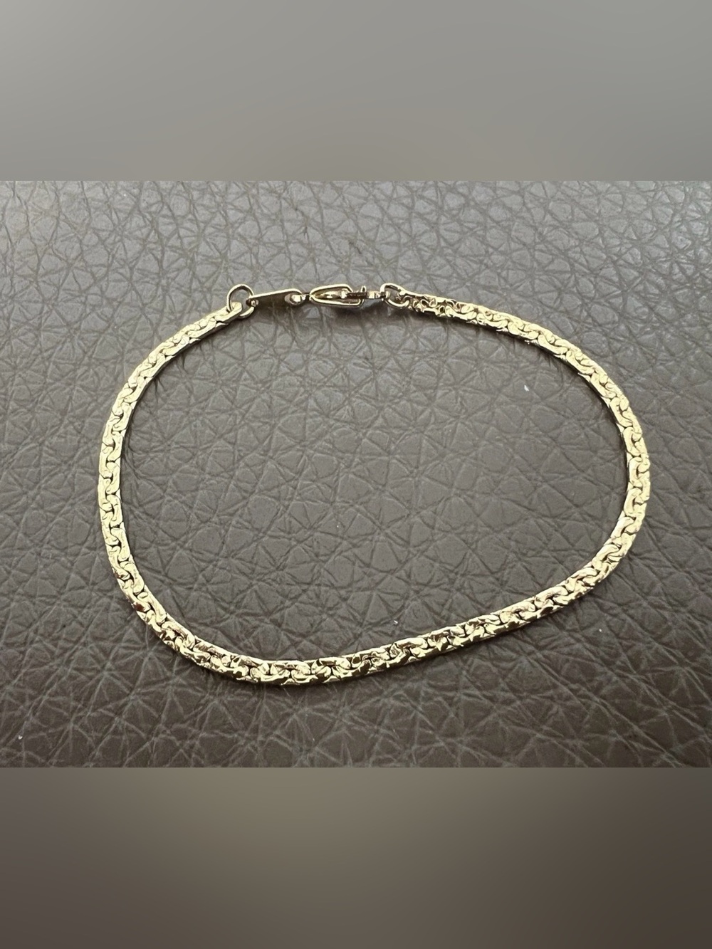 Gold Tone Women's Textured Chain Bracelet